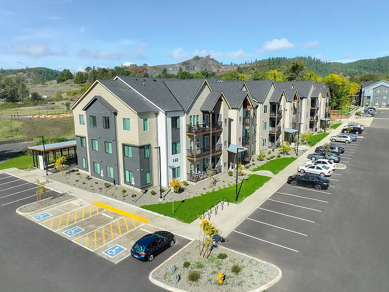 Sunshine Park Apartments — Photo 24