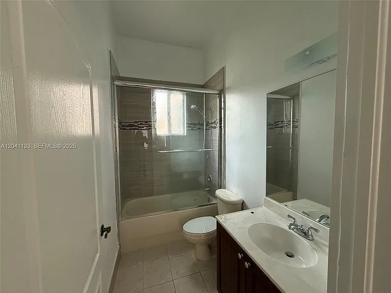 1926 SE 23rd Ct — Photo 8