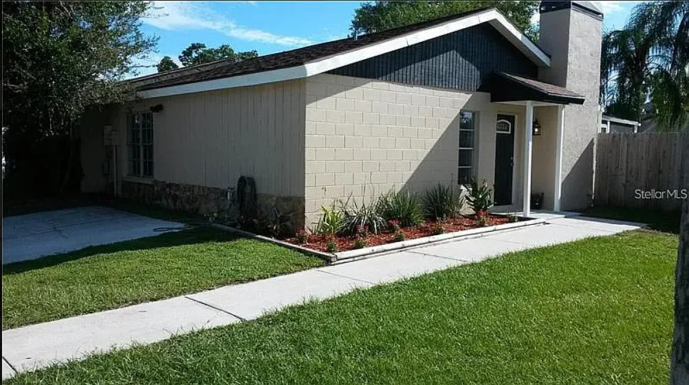 3 bed, 1000 sqft, $2,000 — Photo 1