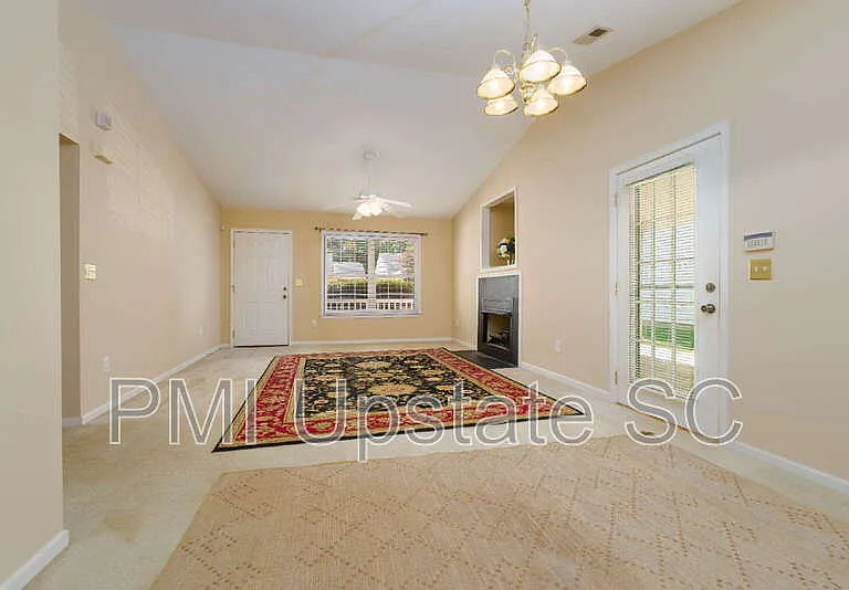 846 W Emerald Springs Dr — Photo 2