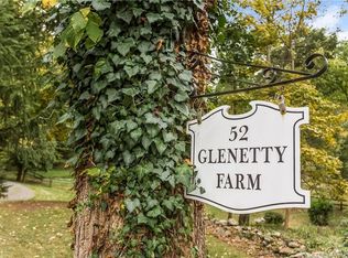 52 Walnut Tree Hill Rd, Sandy Hook, CT 06482