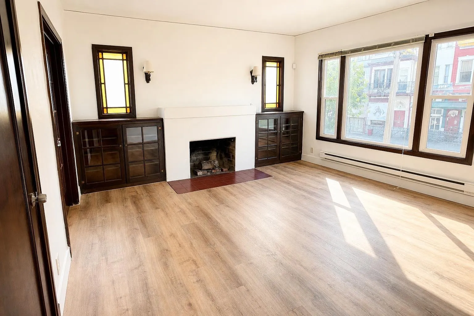 2 bed, 1040 sqft, $4,100 — Photo 3