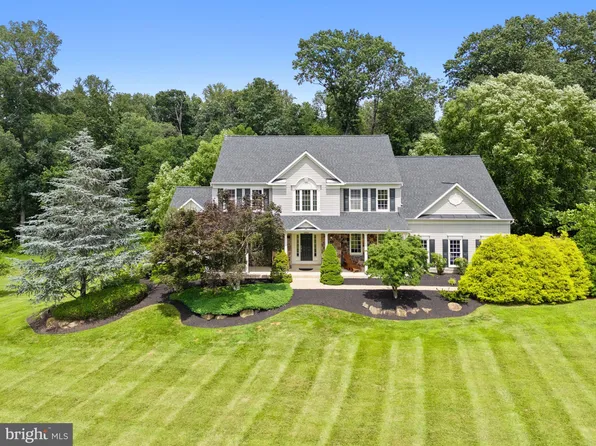 16904 Golden Leaf Ct, Hamilton, VA 20158