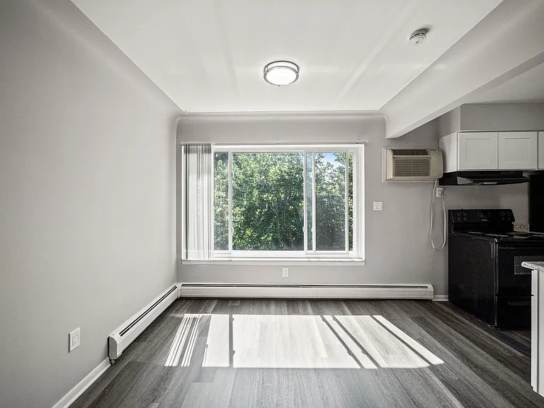 8310 Hall Rd — Photo 14