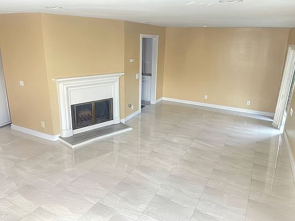 4th image of 660 Golden Springs Dr