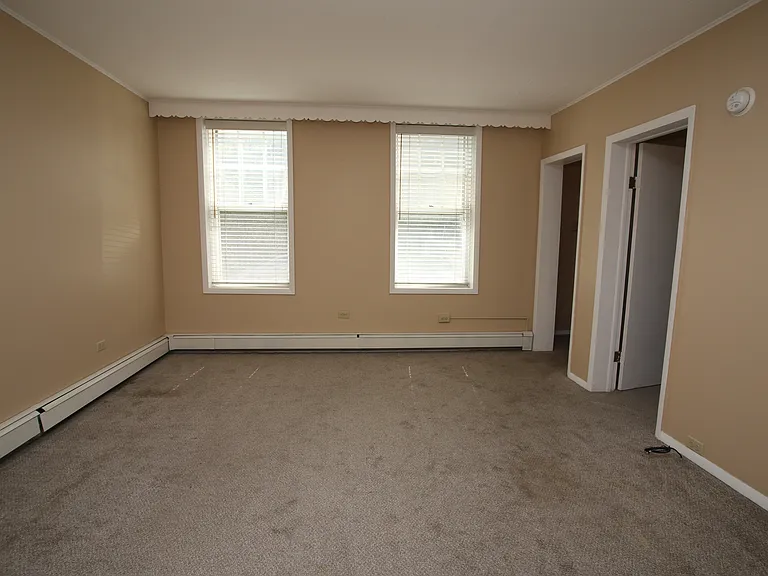 31 Willow St — Photo 4