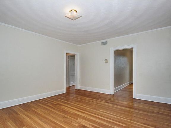 5th image of 230 Swimming Point Walk APT C3