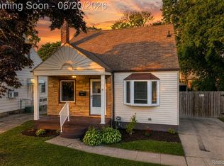 21145 Beechwood Ave, Eastpointe, MI 48021