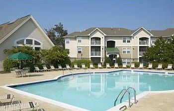 2nd image of 21260 Huntington Sq