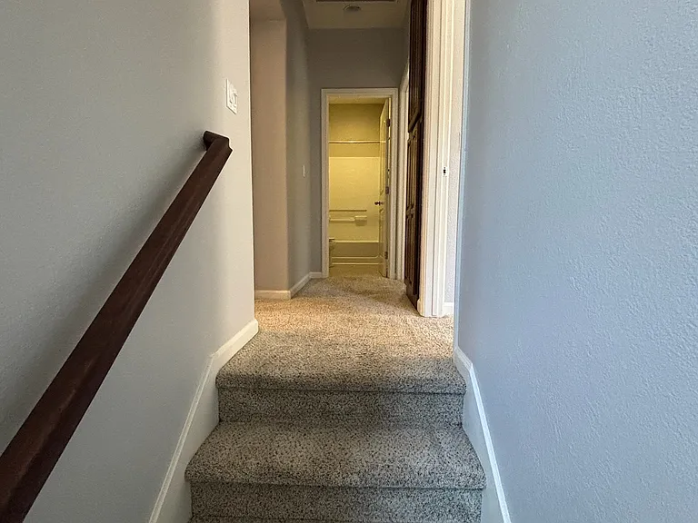 95 Talmont Cir — Photo 40