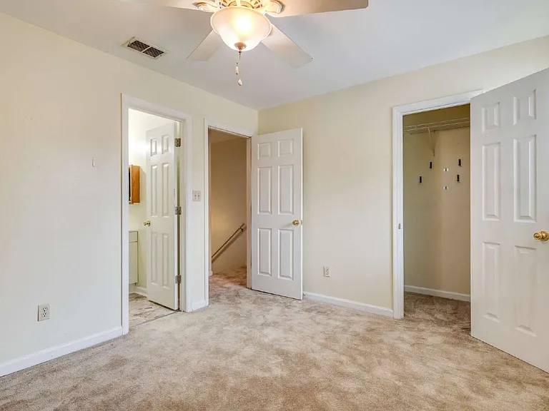 840 W Georgia St #B — Photo 11