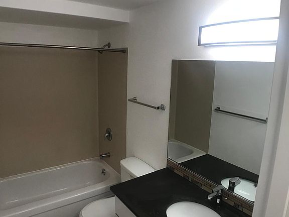 5th image of 2117 Dexter Ave N APT 202