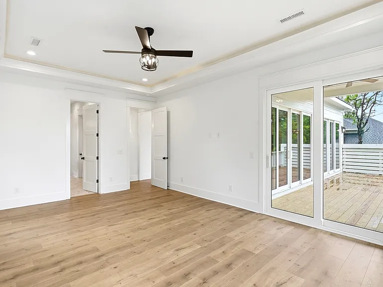 9016 Sedgley Dr — Photo 25
