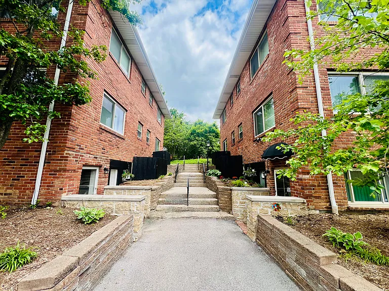 Oakwood Apartments — Photo 12