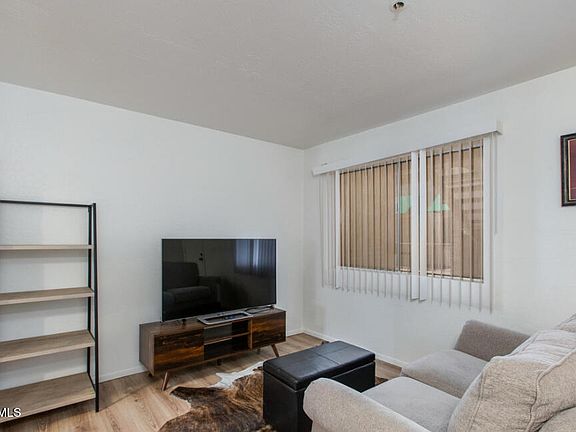 4th image of 12123 W Bell Rd Unit 219