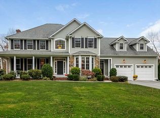 60 Red Barn Ln, East Greenwich, RI 02818