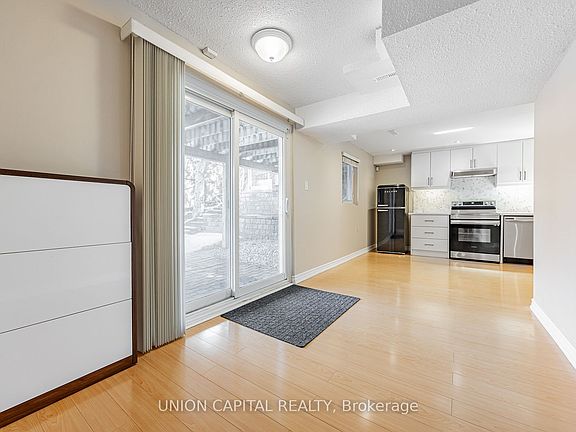 4th image of 21 Kings College Rd #Basement