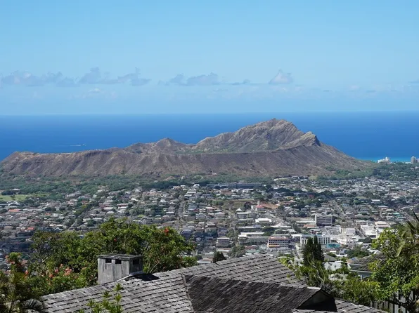 5136 Maunalani Cir, Honolulu, HI 96816