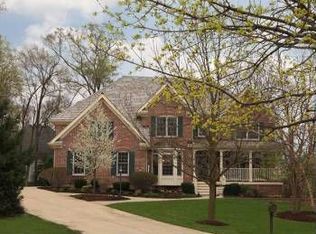 104 Trappers Ct, Naperville, IL 60565