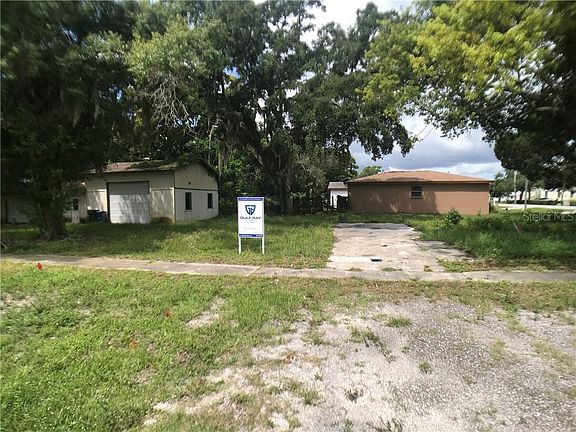 3rd image of 312 Saint Petersburg Dr E