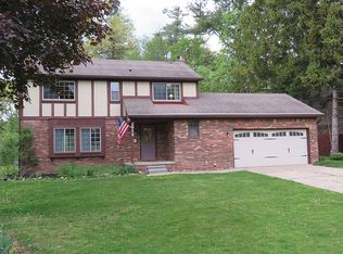 2918 Walmsley Circle Dr, Lake Orion, MI