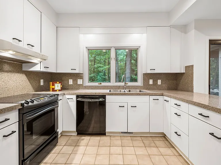 129 Ironwoods Dr — Photo 16