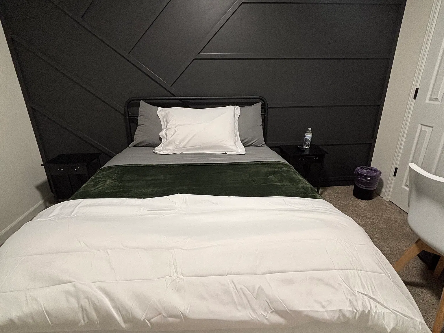 1 bed, 2250 sqft, $1,150 — Photo 2