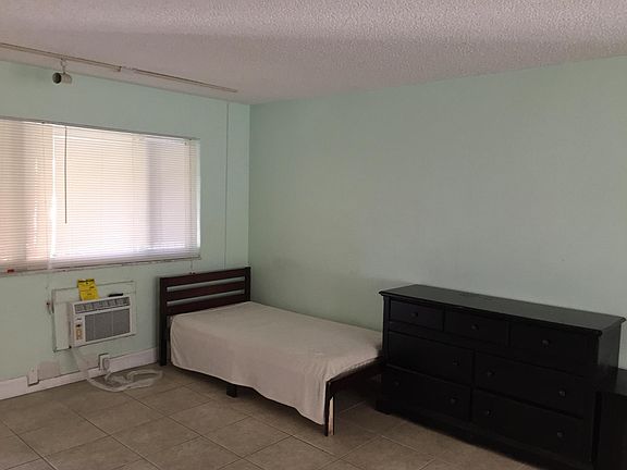 5th image of 2115 N Ocean Blvd APT 11