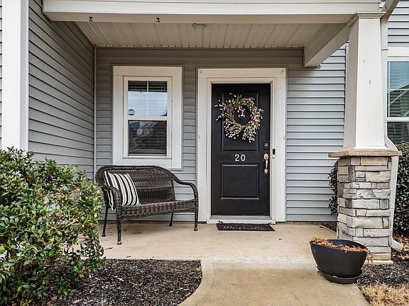 4th image of 20 Howards End Ct