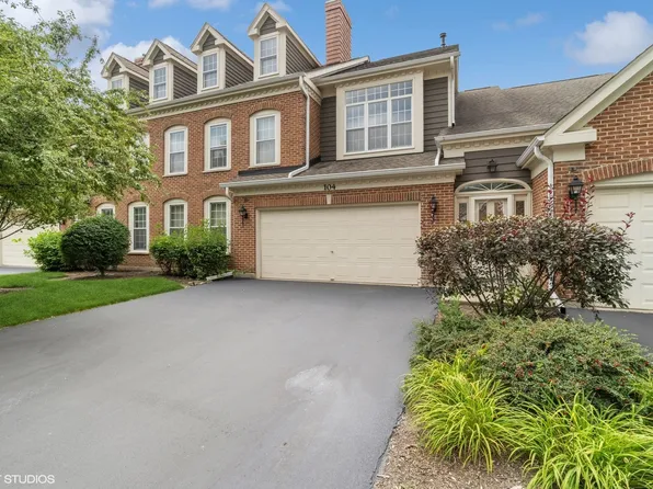 104 Yale Ct #104, Glenview, IL 60026