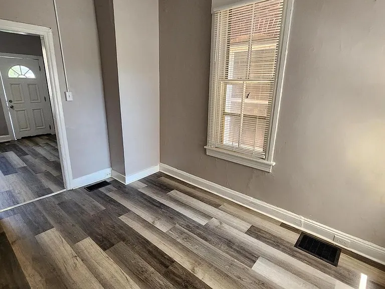 625 George St — Photo 4