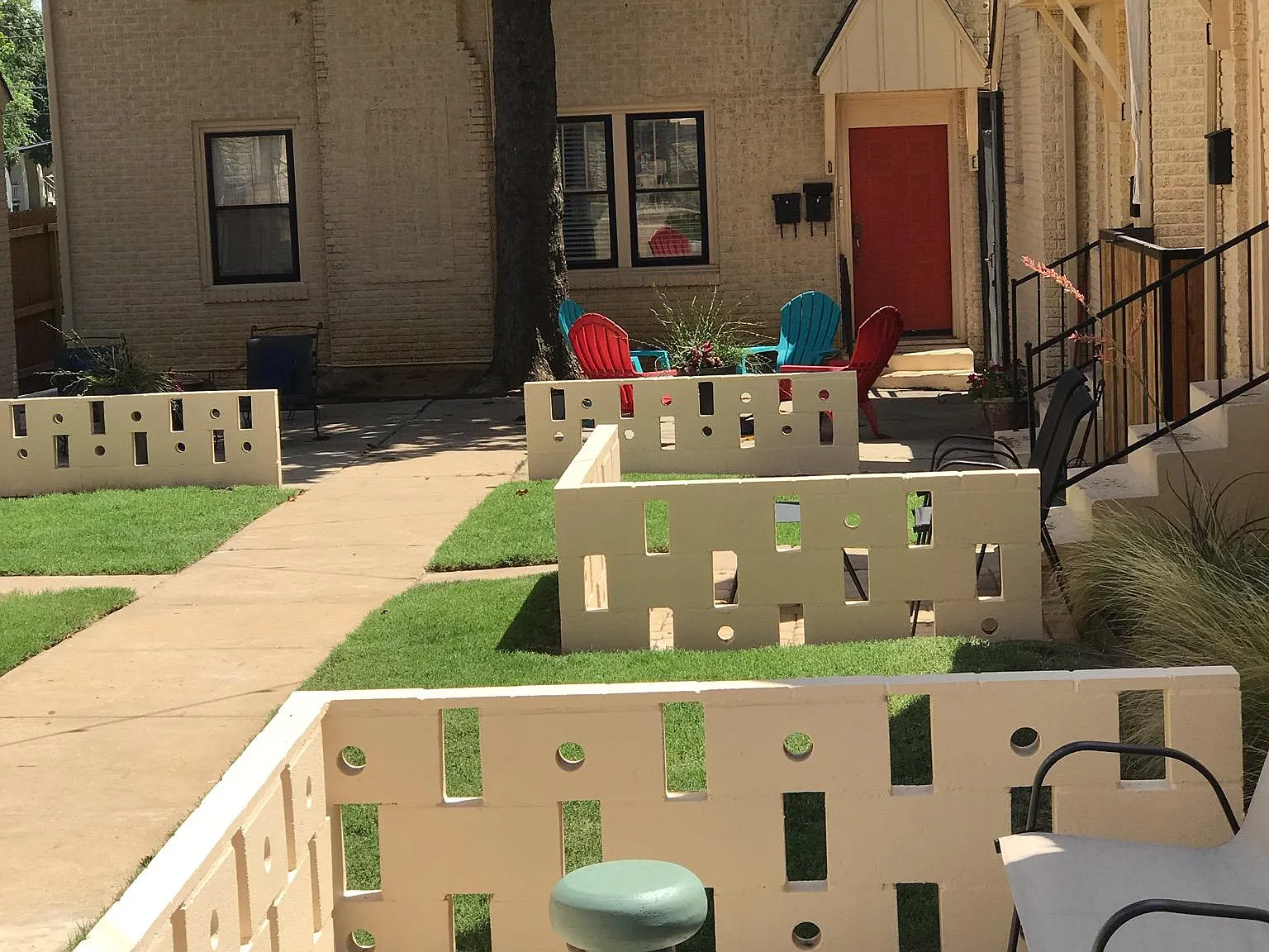 802 NW 25th St — Photo 1