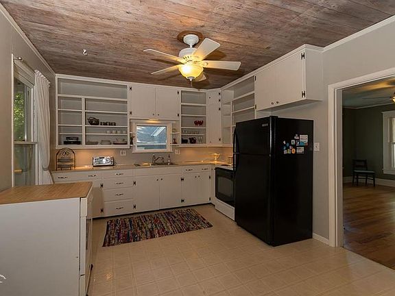 4th image of 422 Mississippi St