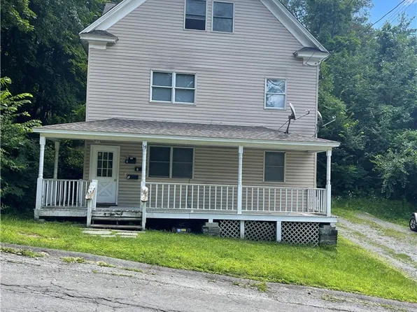 34 Academy St, Hancock, NY 13783