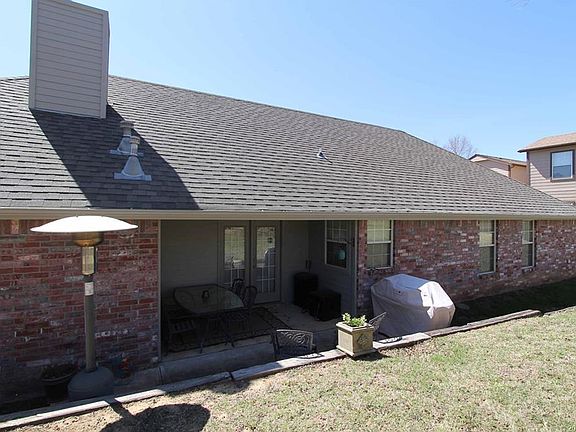 4th image of 1813 E Denton Ave