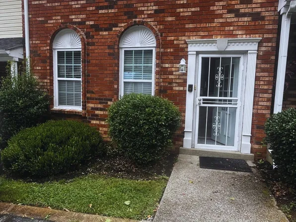 131 Five Oaks Dr, Nashville, TN 37217