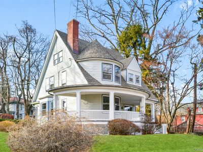 8 The Serpentine, New Rochelle, NY, 10801
