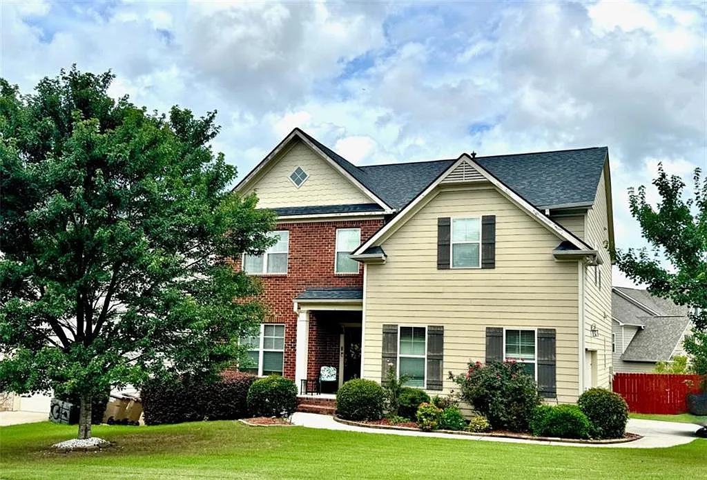 6 bed, 4.0 bath, 4791 sqft, $3,600 — Photo 2