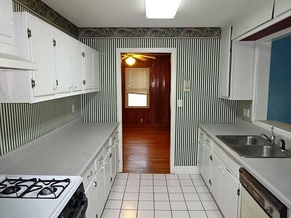 5th image of 1602 Knox Dr SE