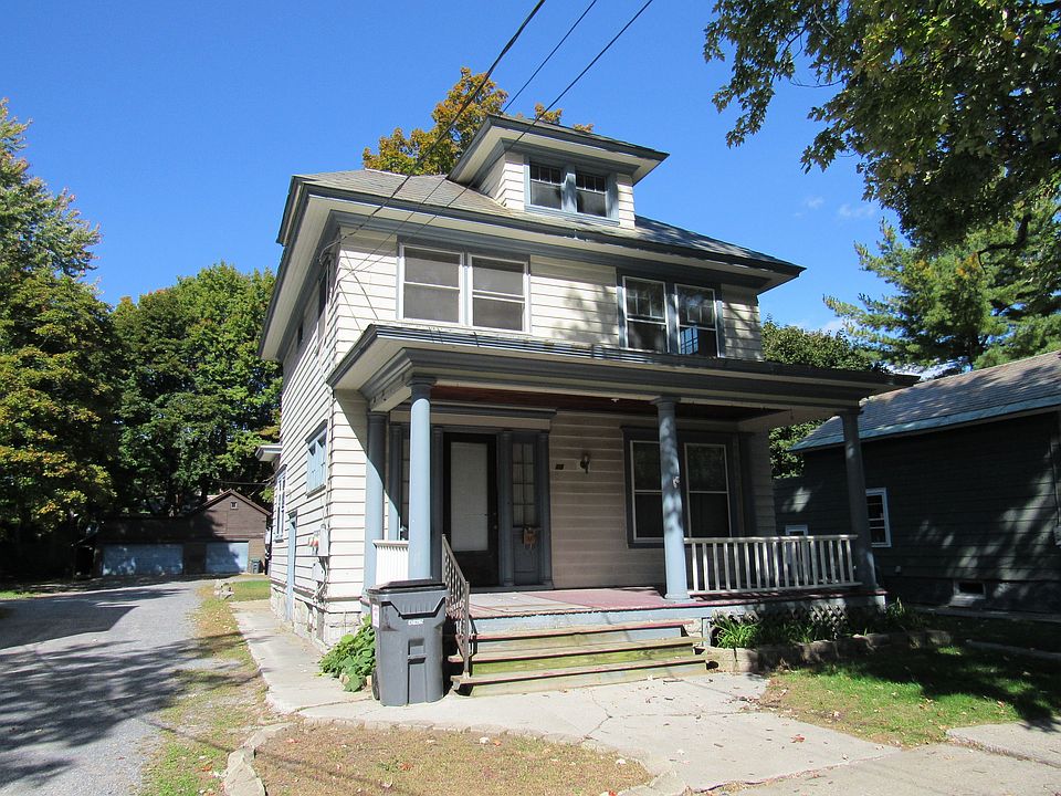 1st image of 10 William St #2