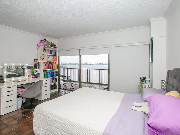 1800 NE 114th St #1207 — Photo 6