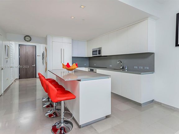 2nd image of 68 SE 6th St APT 2805