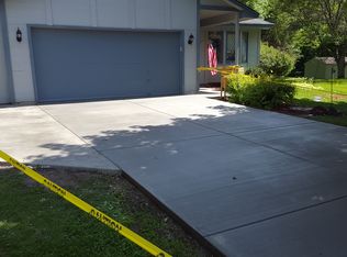 10565 Bluebird St NW, Coon Rapids, MN 55433