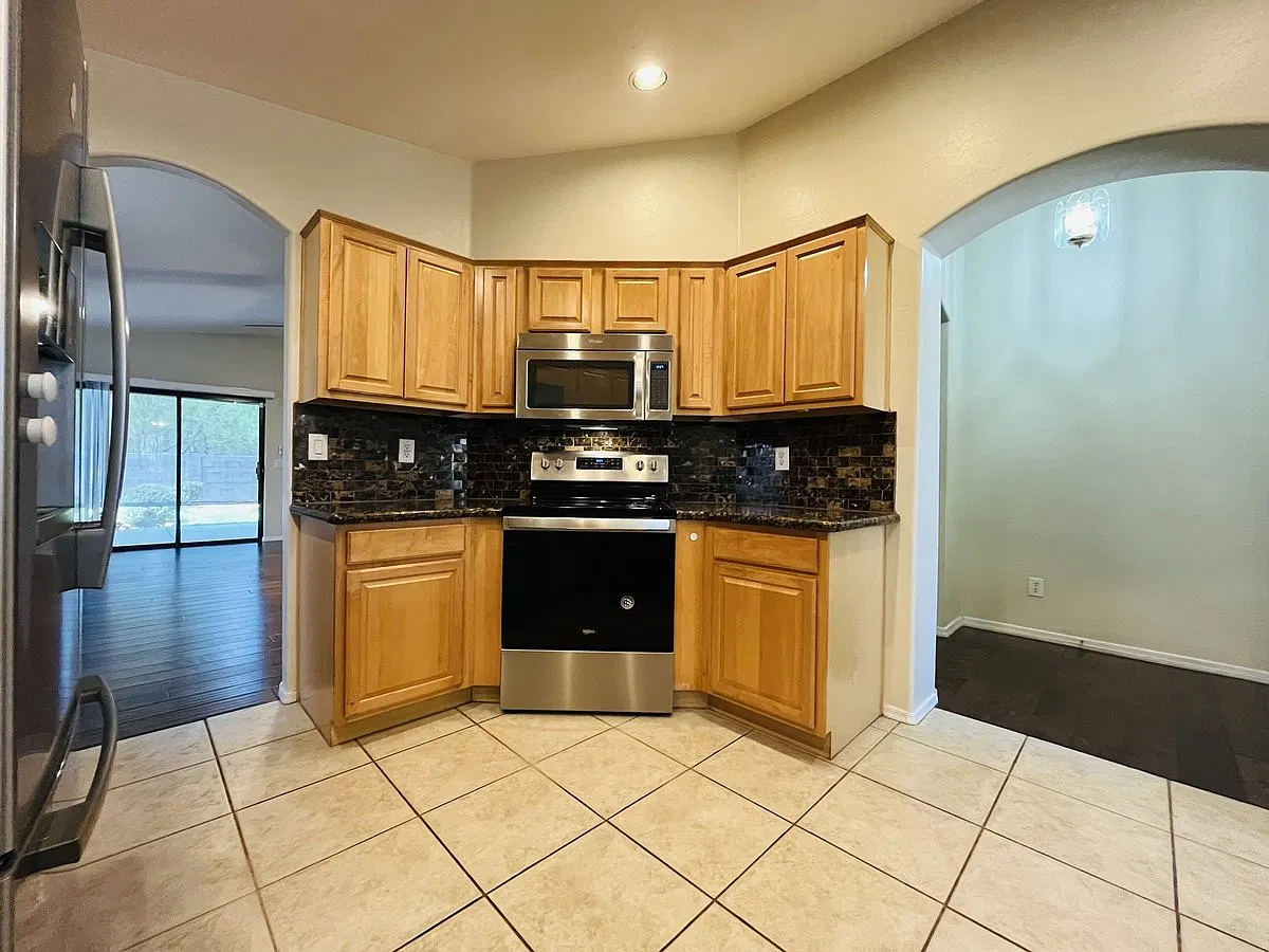 17802 North 41st Place — Photo 2