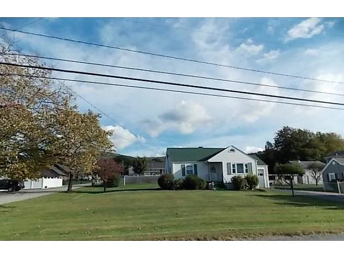210 Hopwood Fairchance Rd photo 1