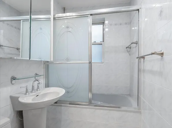 65-35 Yellowstone Boulevard image 10 of 10