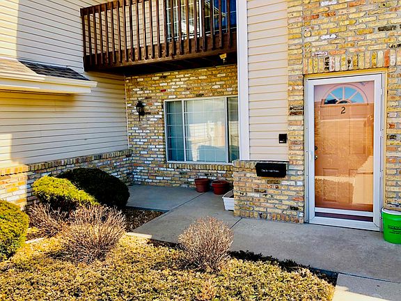 Private entrance & patio