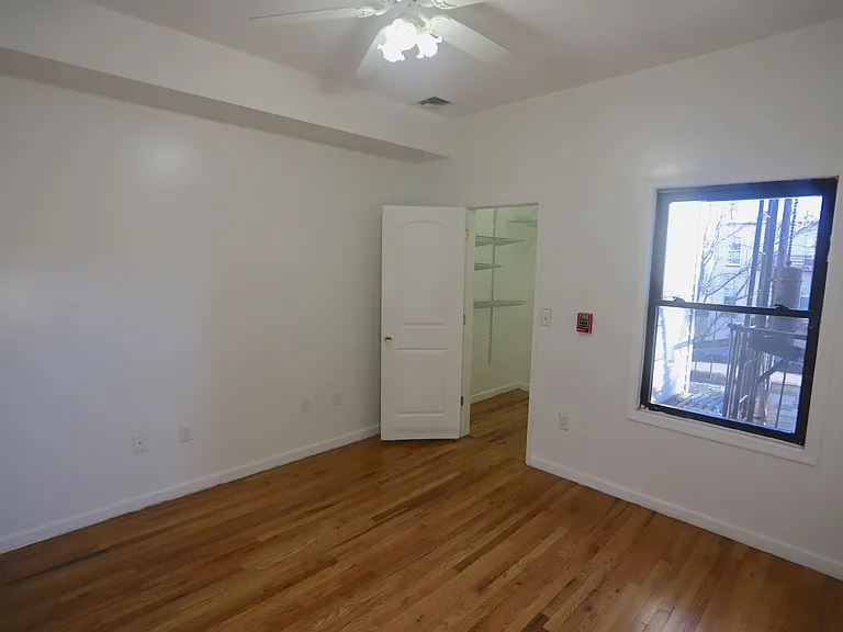 158 Sherman Ave #3R — Photo 8