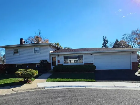 2457 Eisenhower Dr, Des Plaines, IL 60018