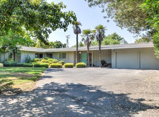 1594 W Robinwood Ln, Fresno, CA 93711